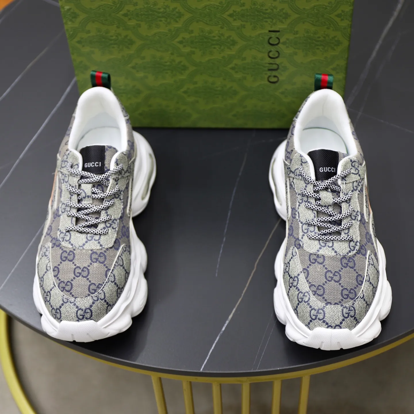 Ex-factory price: 462💰🙅‍♂️🙅‍♂️🙅‍♂️ Brand: Gucci GUCCi Standard code: 38-44 (45 customized) Grade: Same as the official website Material: Original cowhide material spliced with brand cloth Comfortable and breathable lining Lightweight and wear-resistant sports outsole Style category: Men's fashion casual shoes Running sports shoes Distinguished luxury brand elements Top luxury color: actual picture color